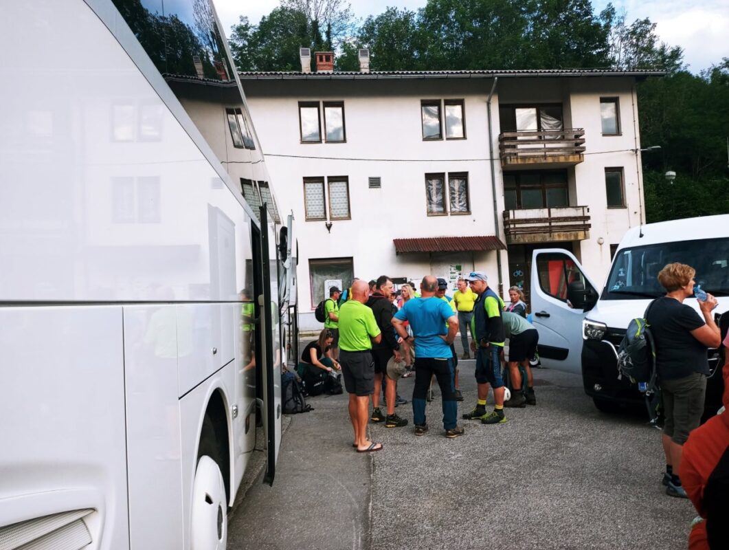 Priprava na odhod proti Matajutrju. (FOTO: Facebook PD Šempeter, Erika Pevnik)